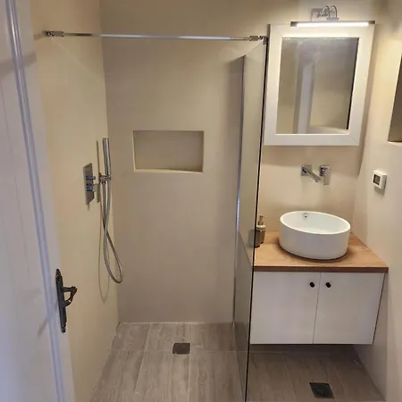 Traditional Apartments Alexandra 2* Megisti