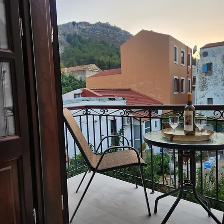 Traditional Apartments Alexandra 3*