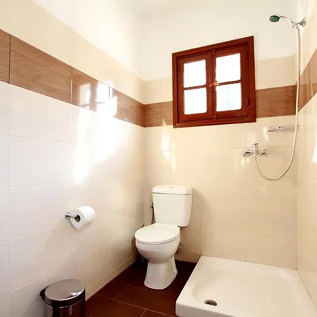 Traditional Apartments Alexandra Guest house