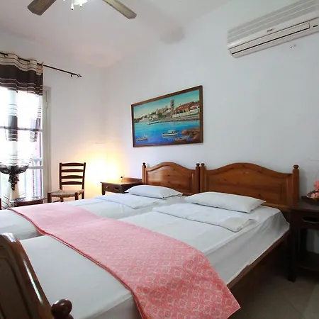 Traditional Apartments Alexandra 3* Meyísti