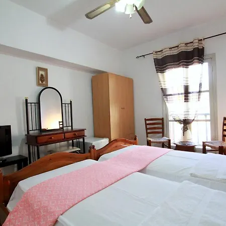 Traditional Apartments Alexandra Meyísti