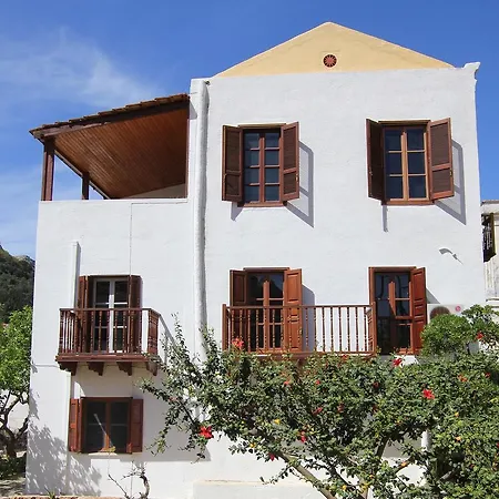 Guest house Traditional Apartments Alexandra