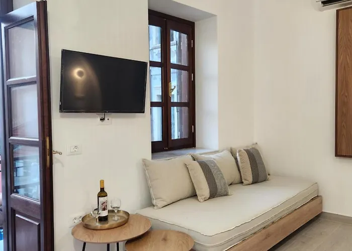 Traditional Alexandra بيت ضيافة