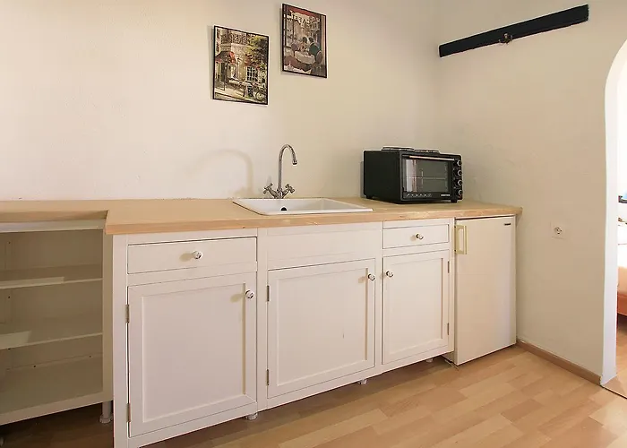 Traditional Alexandra